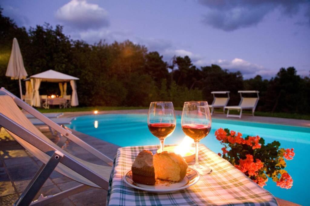 Villa Liz Tuscany, Private Pool, Hot Tub, Property Fenced, Pets Allowed Poppi Exterior foto