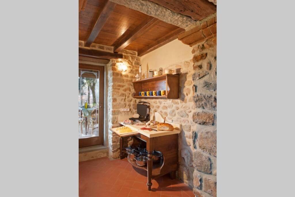 Villa Liz Tuscany, Private Pool, Hot Tub, Property Fenced, Pets Allowed Poppi Exterior foto